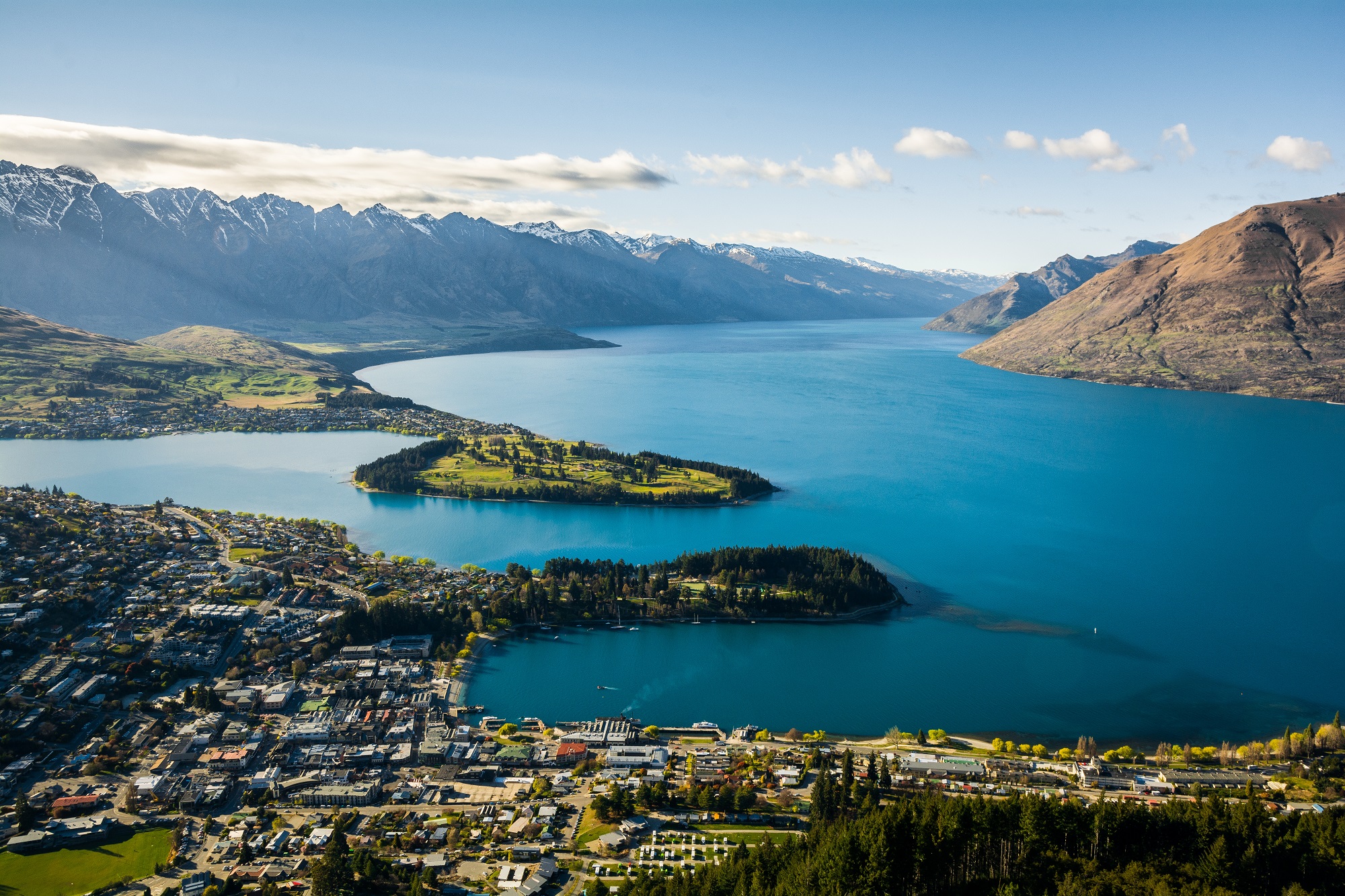 View of Queenstown and Lake Wakatipu, New Zealand - Villa Getaways